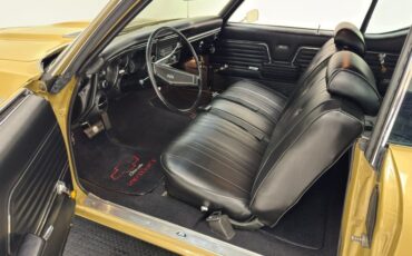 Unknown-Chevelle-1969-Olympic-Gold-Black-31