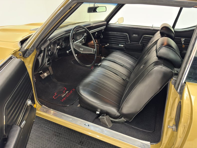 Unknown-Chevelle-1969-Olympic-Gold-Black-31