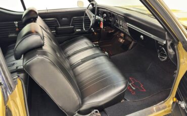 Unknown-Chevelle-1969-Olympic-Gold-Black-34