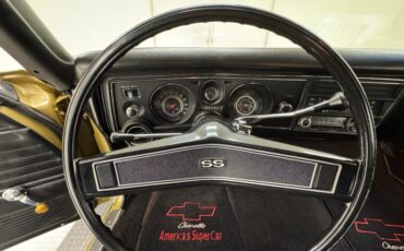 Unknown-Chevelle-1969-Olympic-Gold-Black-36