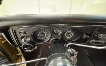 Unknown-Chevelle-1969-Olympic-Gold-Black-37