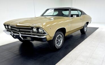 Unknown-Chevelle-1969-Olympic-Gold-Black