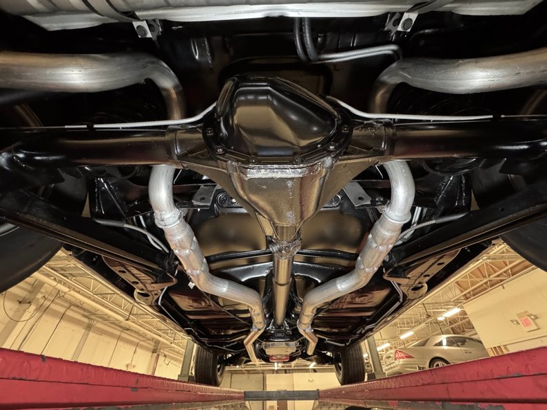 Unknown-Chevelle-1969-Olympic-Gold-Black-41