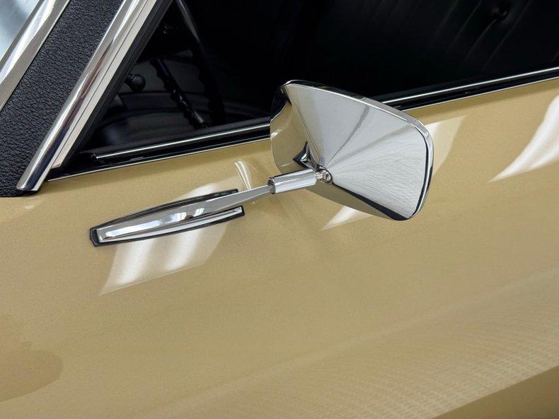Unknown-Chevelle-1969-Olympic-Gold-Black-44
