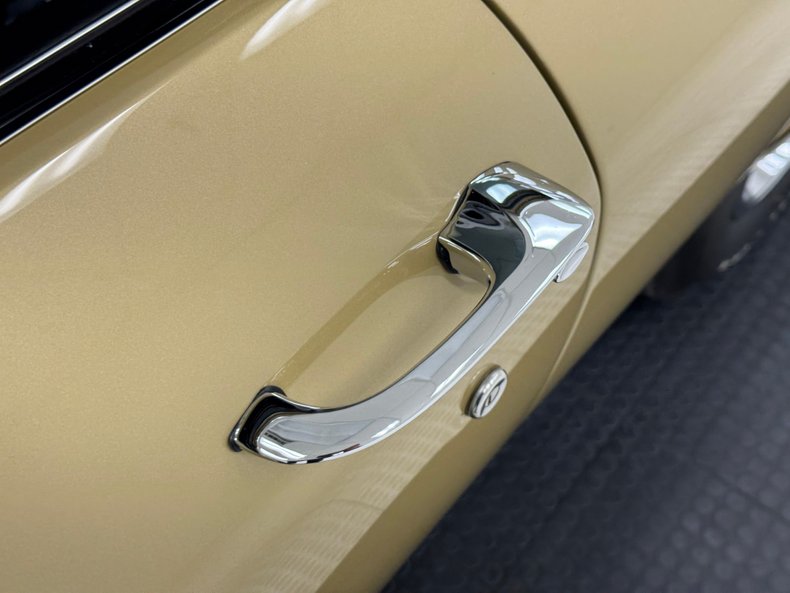 Unknown-Chevelle-1969-Olympic-Gold-Black-45
