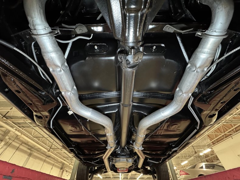 Unknown-Chevelle-1969-Olympic-Gold-Black-49