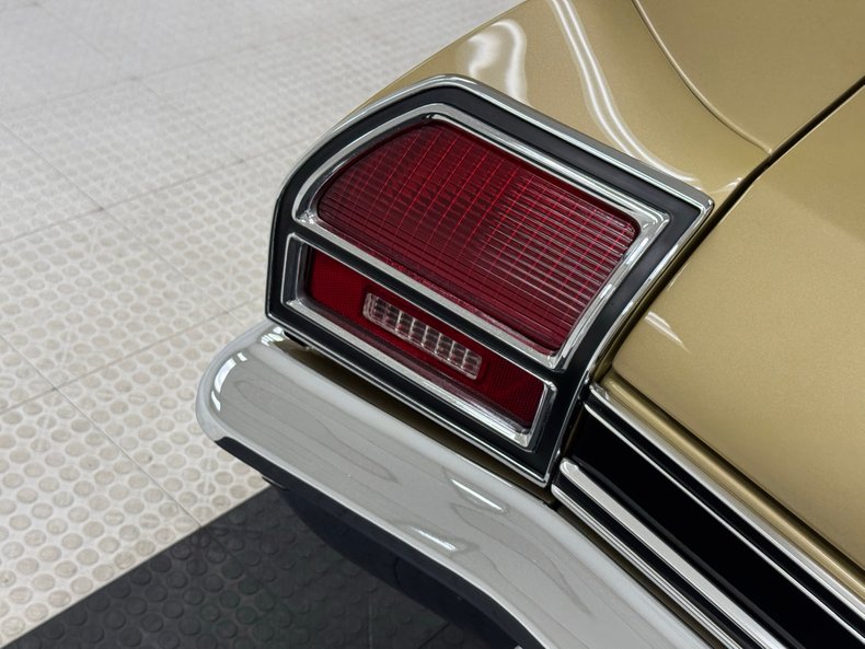 Unknown-Chevelle-1969-Olympic-Gold-Black-7