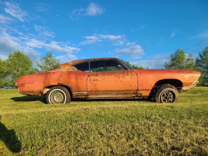 Unknown-Chevelle-1969-Red-Black-11