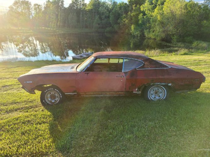 Unknown-Chevelle-1969-Red-Black-15