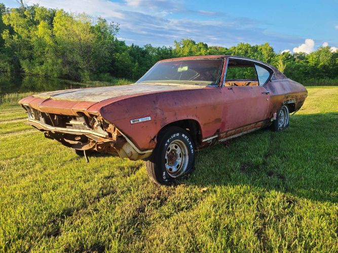 Unknown-Chevelle-1969-Red-Black-16
