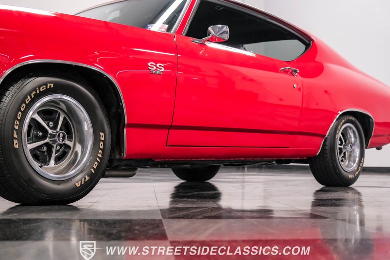 Unknown-Chevelle-1969-Red-Black-27