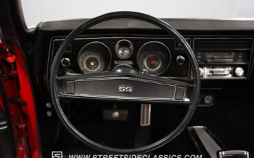 Unknown-Chevelle-1969-Red-Black-43