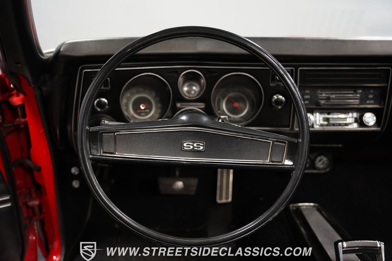 Unknown-Chevelle-1969-Red-Black-43