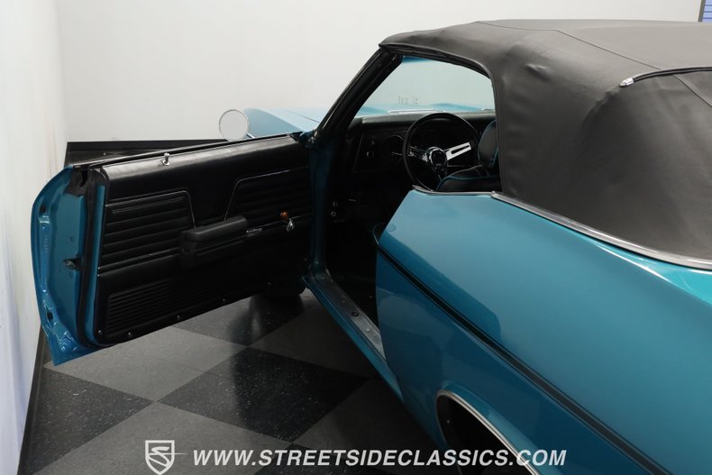 Unknown-Chevelle-1969-Turquoise-Metallic-Black-39