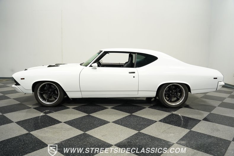 Unknown-Chevelle-1969-White-Black-14