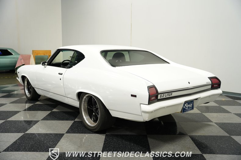 Unknown-Chevelle-1969-White-Black-16