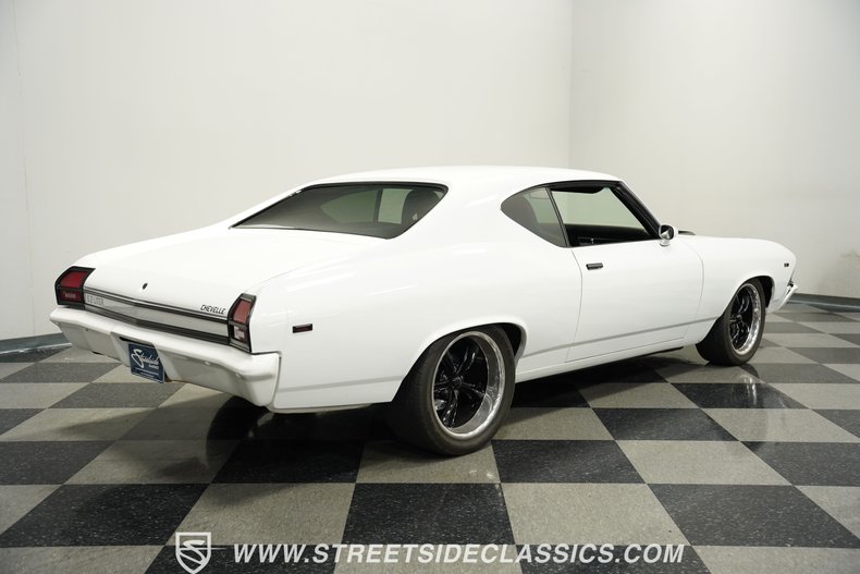 Unknown-Chevelle-1969-White-Black-19