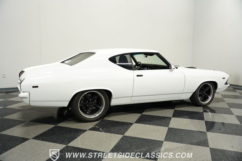 Unknown-Chevelle-1969-White-Black-20