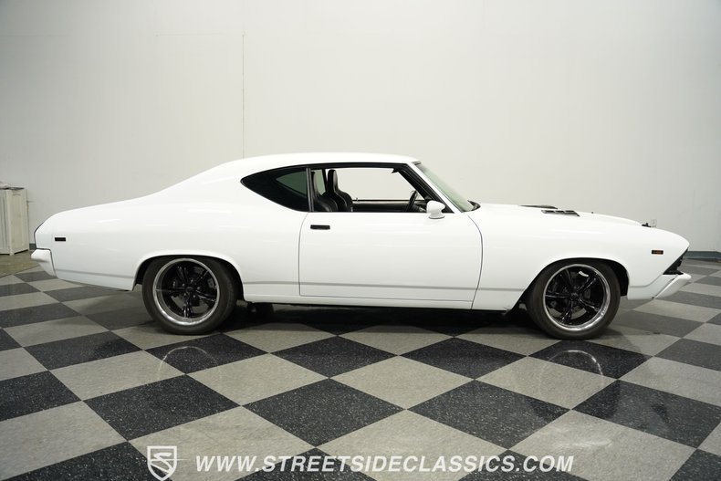Unknown-Chevelle-1969-White-Black-23