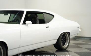 Unknown-Chevelle-1969-White-Black-30