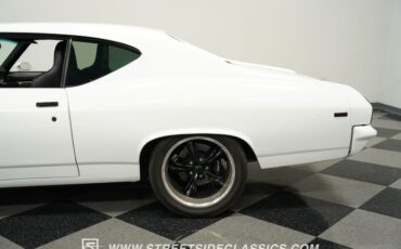 Unknown-Chevelle-1969-White-Black-31