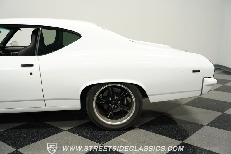Unknown-Chevelle-1969-White-Black-31
