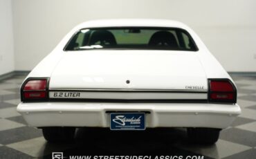 Unknown-Chevelle-1969-White-Black-32