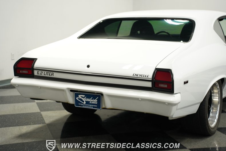 Unknown-Chevelle-1969-White-Black-33
