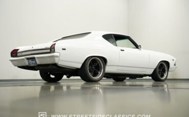 Unknown-Chevelle-1969-White-Black-34
