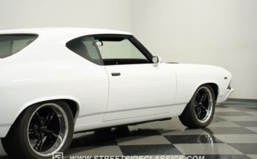 Unknown-Chevelle-1969-White-Black-35