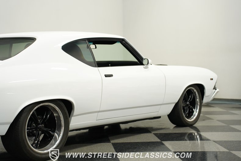 Unknown-Chevelle-1969-White-Black-35