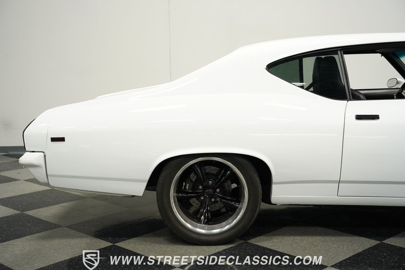 Unknown-Chevelle-1969-White-Black-36
