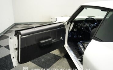 Unknown-Chevelle-1969-White-Black-43