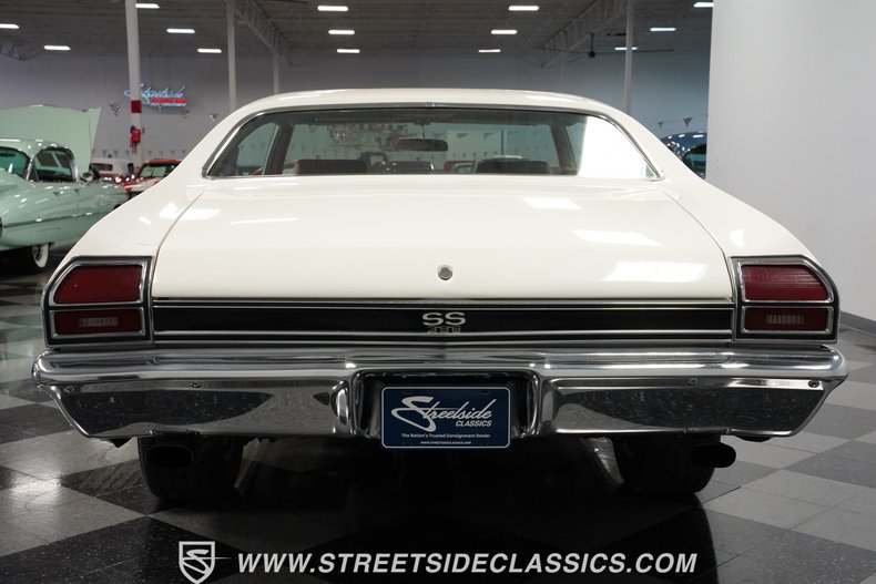 Unknown-Chevelle-1969-White-Red-14