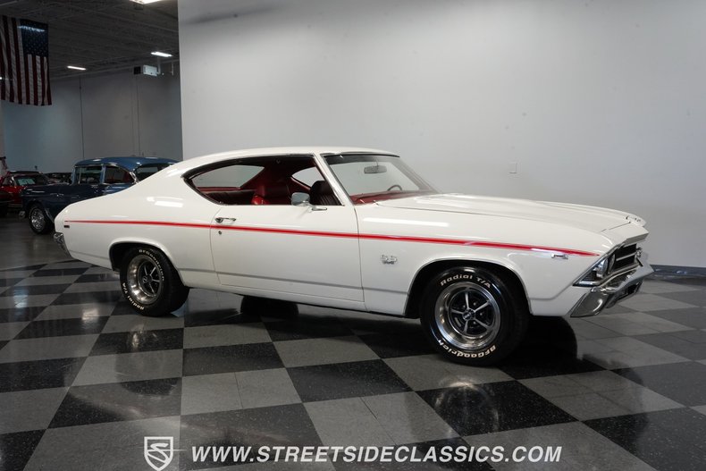 Unknown-Chevelle-1969-White-Red-19