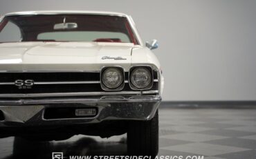 Unknown-Chevelle-1969-White-Red-24