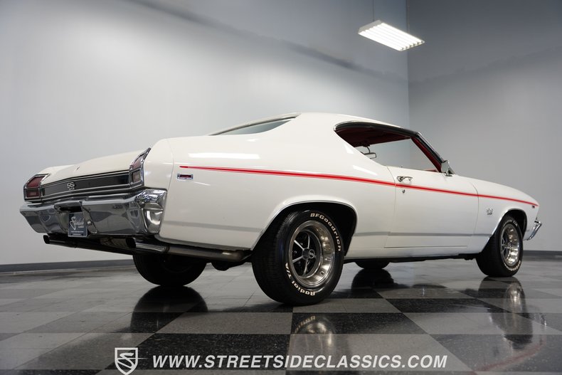 Unknown-Chevelle-1969-White-Red-31