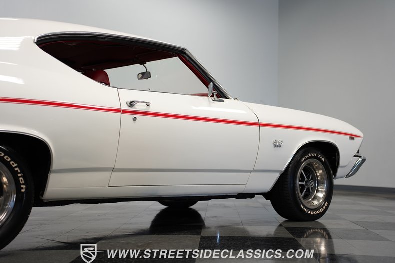 Unknown-Chevelle-1969-White-Red-32