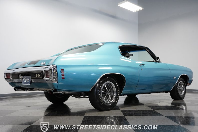 Unknown-Chevelle-1970-Astro-Blue-Black-11