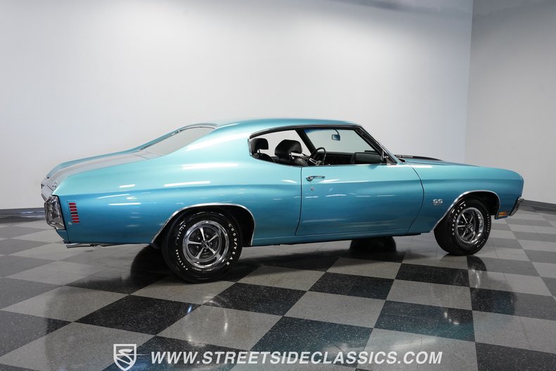 Unknown-Chevelle-1970-Astro-Blue-Black-21