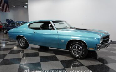 Unknown-Chevelle-1970-Astro-Blue-Black-23