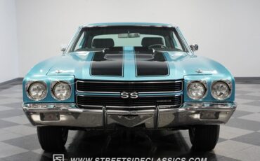 Unknown-Chevelle-1970-Astro-Blue-Black-25