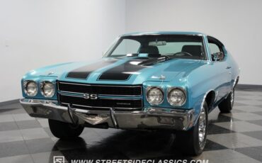 Unknown-Chevelle-1970-Astro-Blue-Black-26