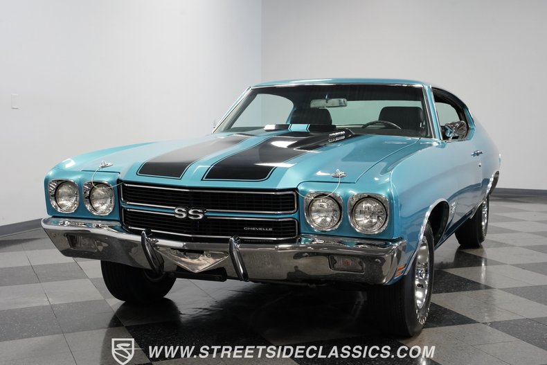 Unknown-Chevelle-1970-Astro-Blue-Black-26