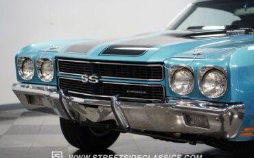 Unknown-Chevelle-1970-Astro-Blue-Black-27