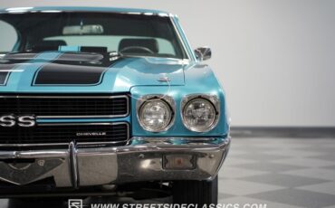 Unknown-Chevelle-1970-Astro-Blue-Black-28
