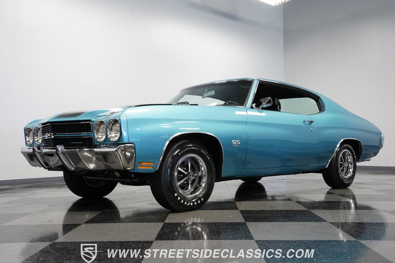 Unknown-Chevelle-1970-Astro-Blue-Black-29