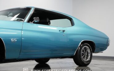 Unknown-Chevelle-1970-Astro-Blue-Black-30