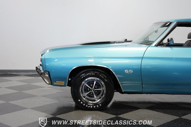 Unknown-Chevelle-1970-Astro-Blue-Black-31
