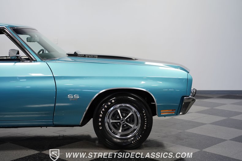 Unknown-Chevelle-1970-Astro-Blue-Black-35